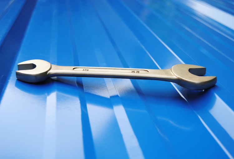 Double open end wrench