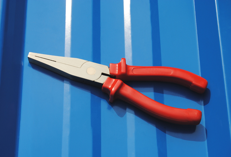 Flat nose plier